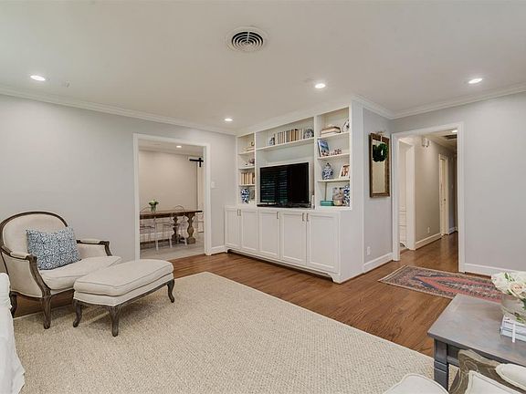 3rd image of 7418 Janak Dr