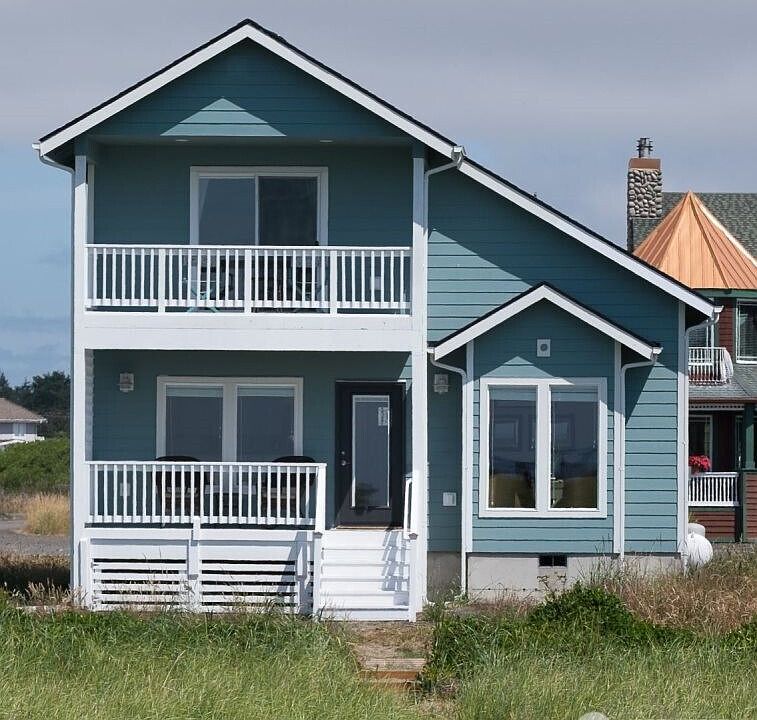 1st image of 305 Marine View Drive SE