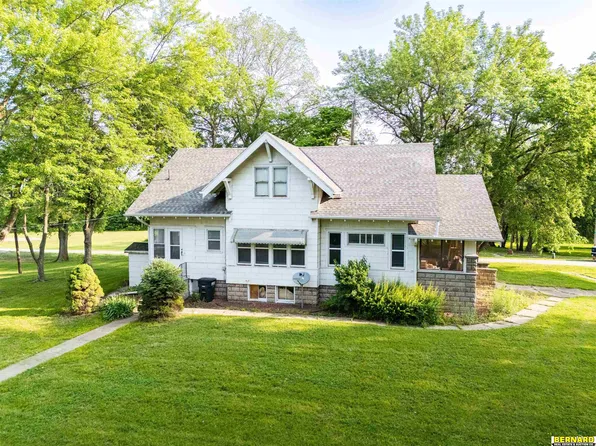 102 Eldon St, Talmage, NE 68448