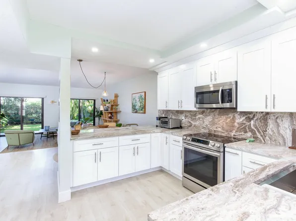 11267 Pond View Dr APT B102, Wellington, FL 33414