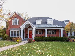 65 Harris Ave, Clarendon Hills, IL 60514