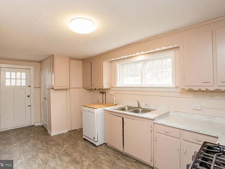 120 Tabor Rd — Photo 30