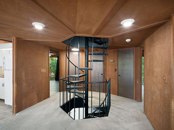 5th image of 829 Eagles Nest Dr