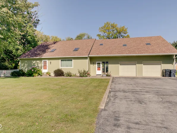 5302 W Stones Crossing Rd, Greenwood, IN 46143