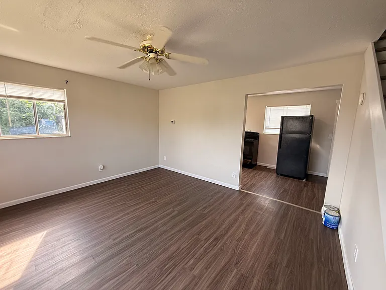 613 Vine St — Photo 4