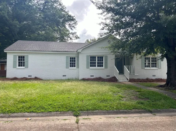 1033 S Mound St, Grenada, MS 38901