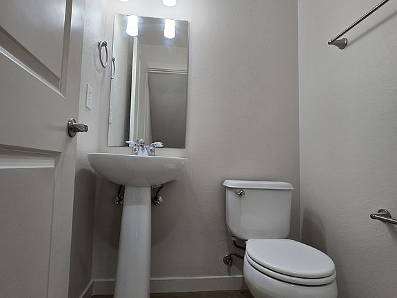 4th image of 2184 Yakima Ct #302-1