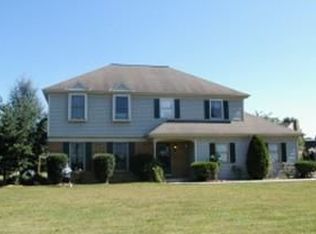 131 Joy Ave, Leola, PA 17540