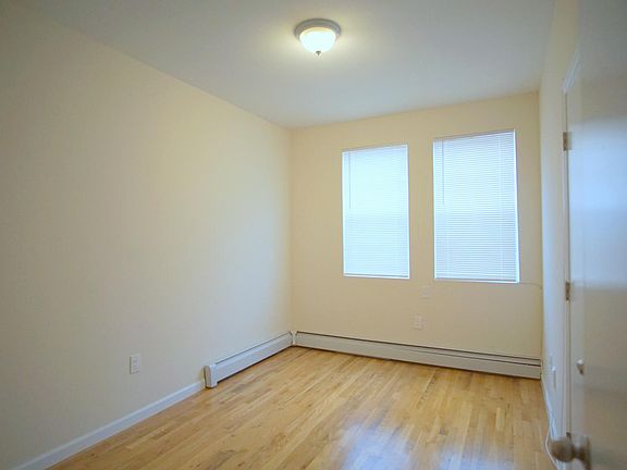 4th image of 1305 Clay Ave Floor 2