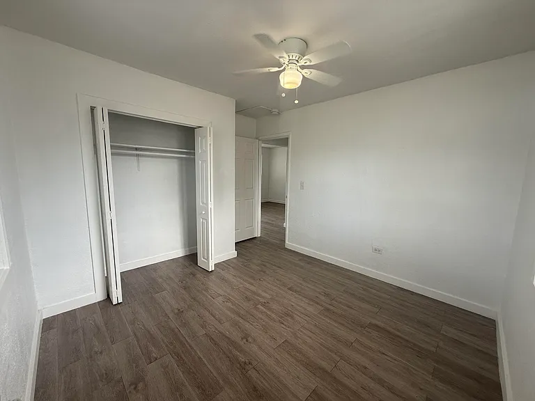 1015 SW 8th St #2 — Photo 5