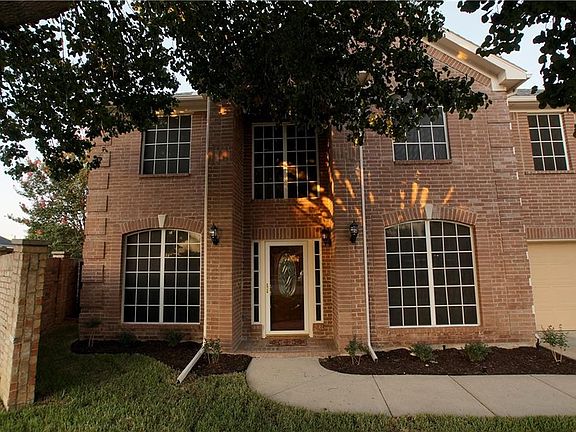 3rd image of 5795 Fall Creek Dr