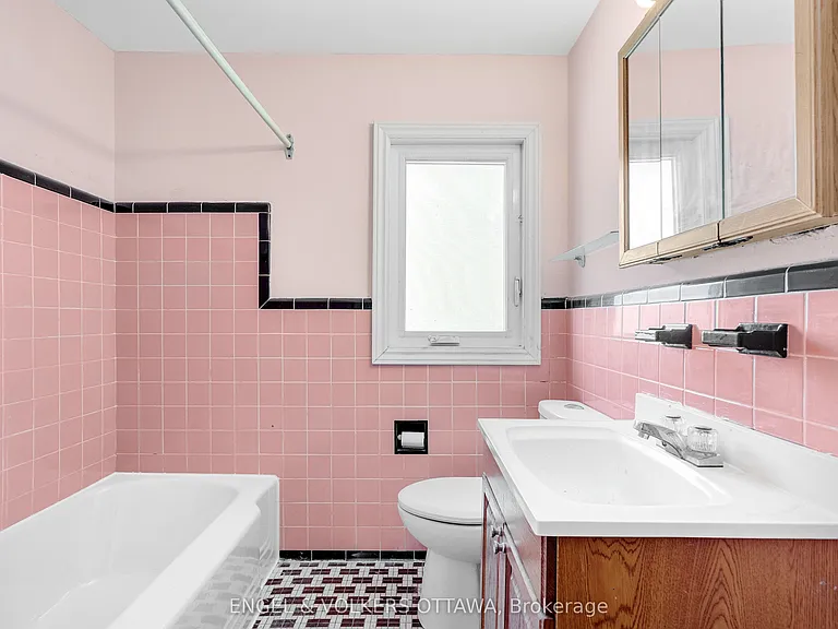 1402 Kilborn Ave — Photo 22