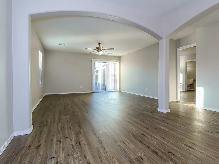 25213 W Cranston Pl — Photo 3