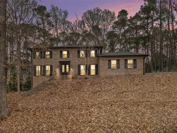 1514 Howell Highlands Dr, Smoke Rise, GA 30087