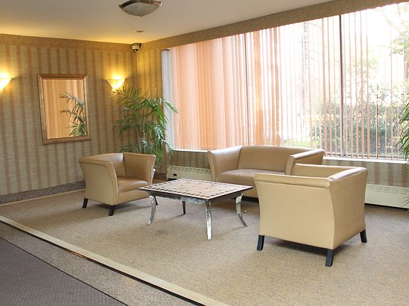 3rd image of 8035 Springfield Blvd APT 4K