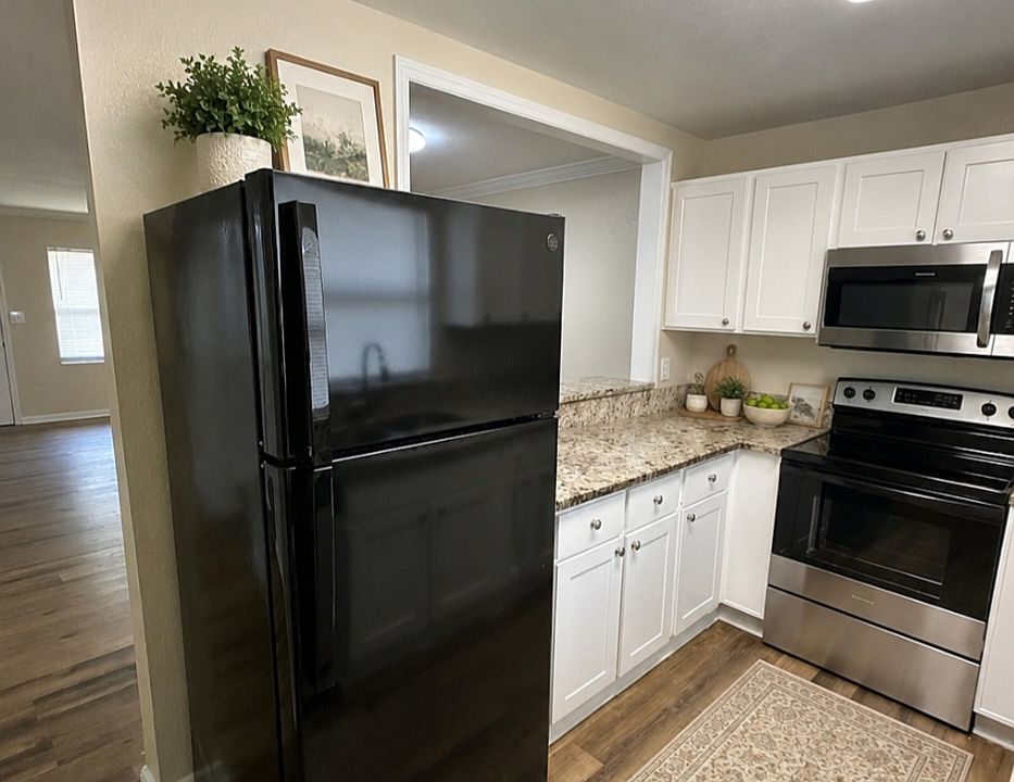 1st image of 4332 W North B St #102