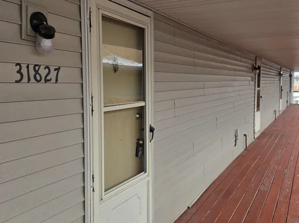 31827 Nardelli Ln, Roseville, MI 48066