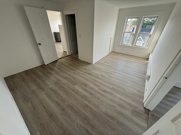 296 Broad St #3 — Photo 6