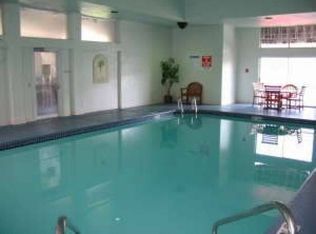 9009 N White Oak Ln APT 222, Bayside, WI 53217