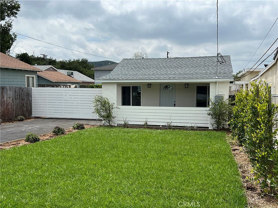 1st image of 10339 Scoville Ave
