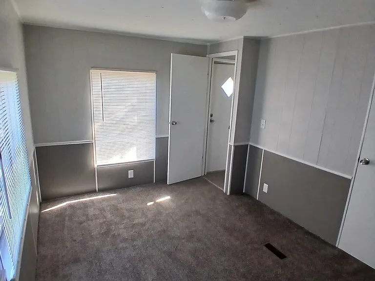 320 Mesquite Ln #20B — Photo 3