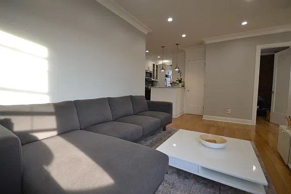 Rented by Silverstein Collection LLC  | media 42