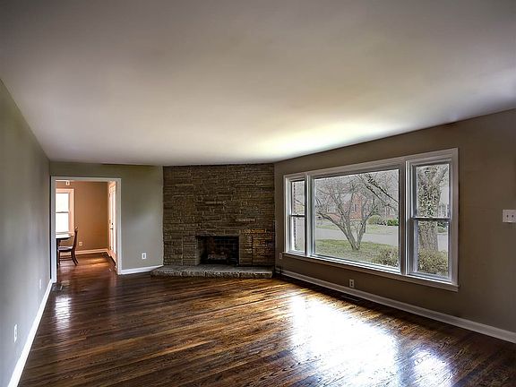 3rd image of 719 Peveler Dr