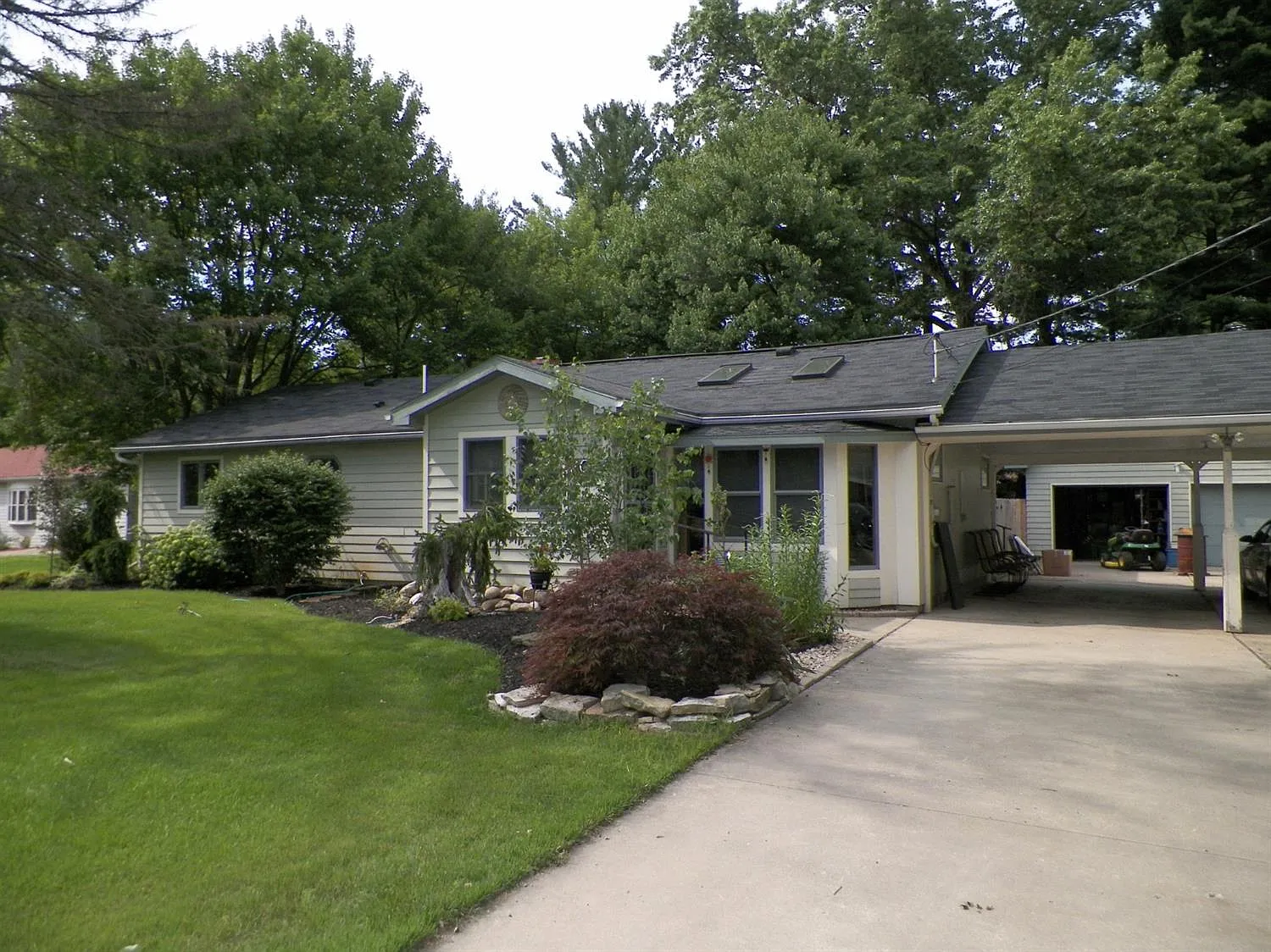 207 Oriole Trl photo 1