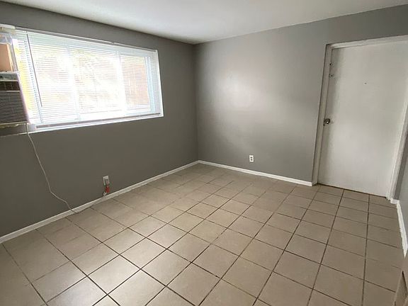 5th image of 9216-20 Central Ave #9220-1N