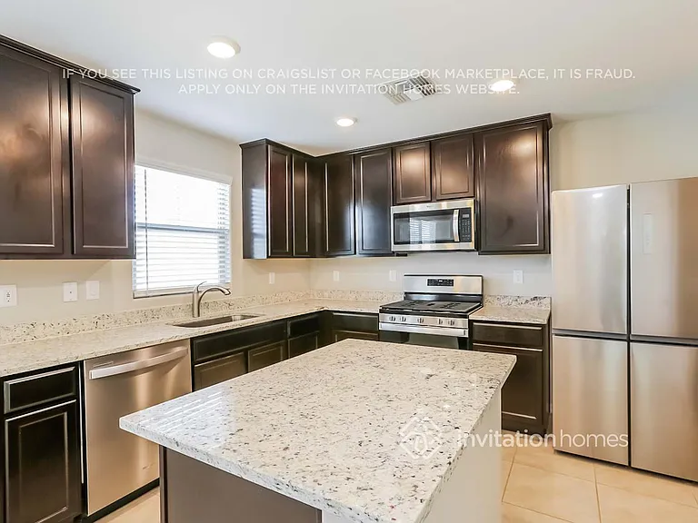 3907 S 79th Ln — Photo 6