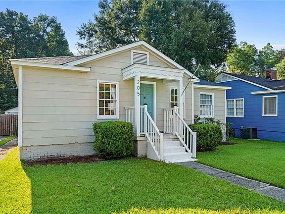 2nd image of 205 Pinehill Dr