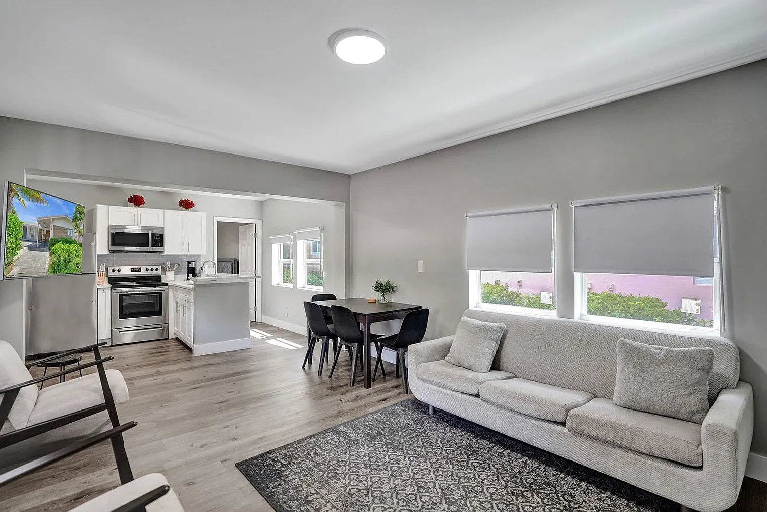 2 bed, 1.0 bath, 516 sqft, $2,218 — Photo 1