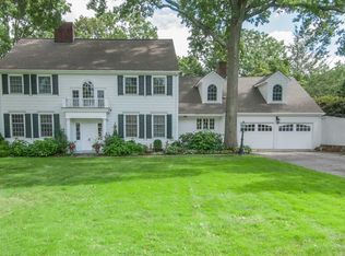 1 Kernan Pl, Old Greenwich, CT 06870