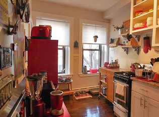 114 Willow St #2, Cambridge, MA 02141
