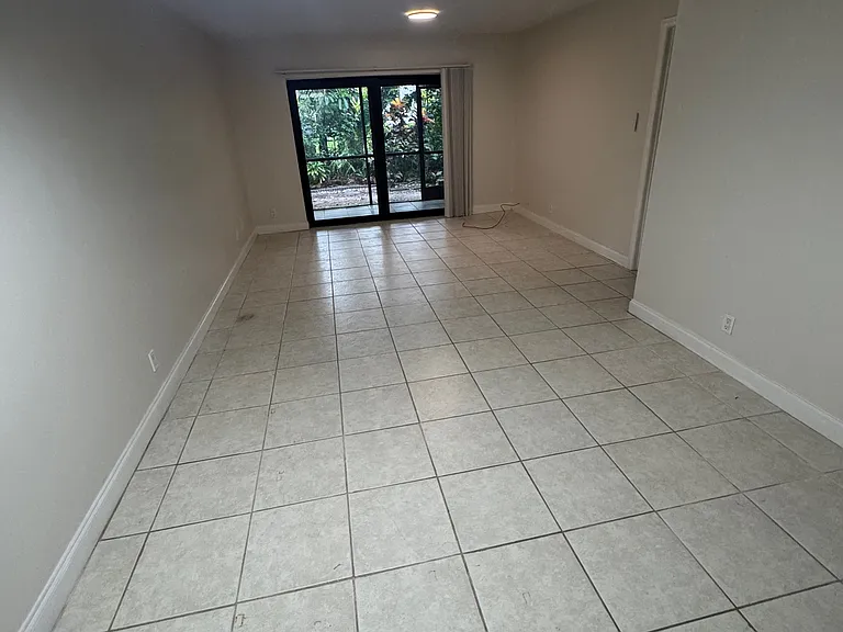3115 Oakland Shores Dr #E112 — Photo 13