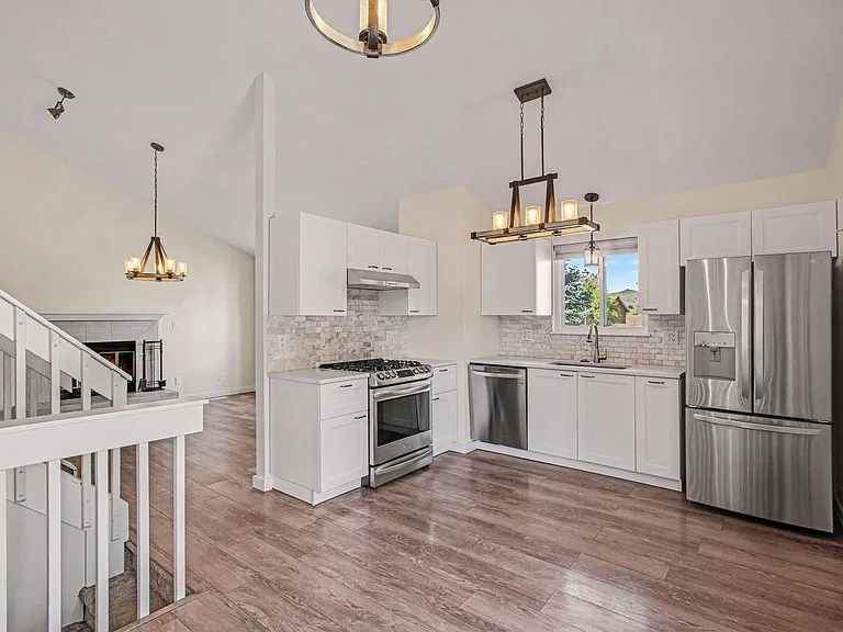 2029 Ambleside Dr — Photo 4
