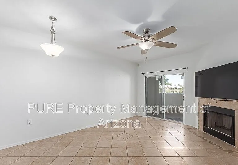 10401 N 52nd St #121 — Photo 1