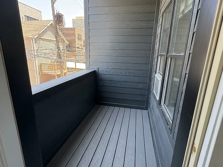 1317 N Ashland Ave #4R — Photo 4