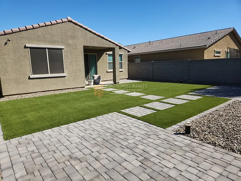 4208 S 68th Dr — Photo 19
