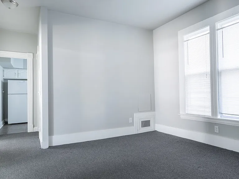 2226 Glenwood Ave — Photo 9