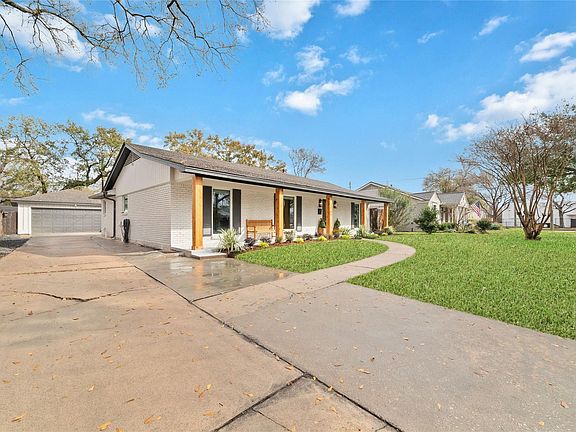 3rd image of 10206 Oakpoint Dr