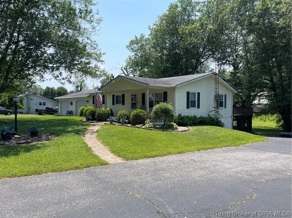 647 N Public Road, Salem, IN 47167