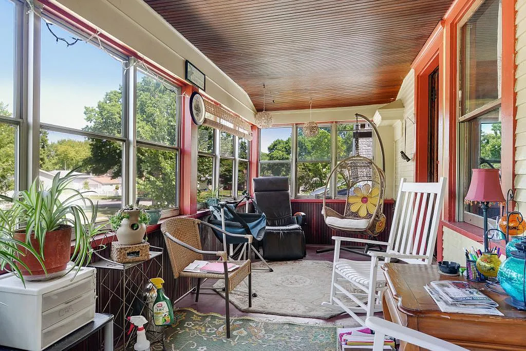 2 bed, 1320 sqft, $2,200 — Photo 4