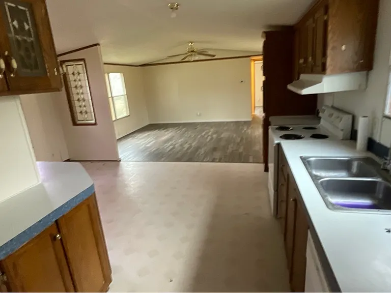 204 E Browning St — Photo 15