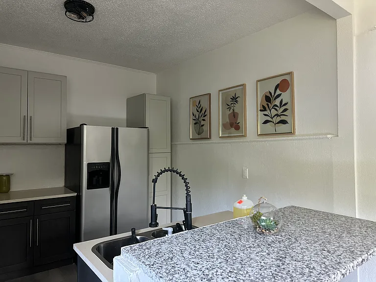 458 S Jackson St — Photo 9