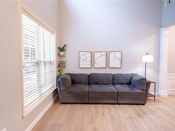 4th image of 2830 Commonwealth Cir #77