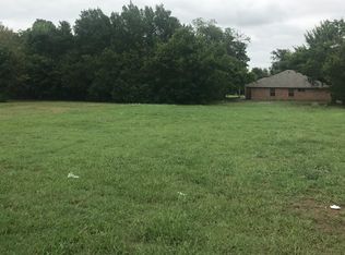 1011 S Medora St, Terrell, TX 75160