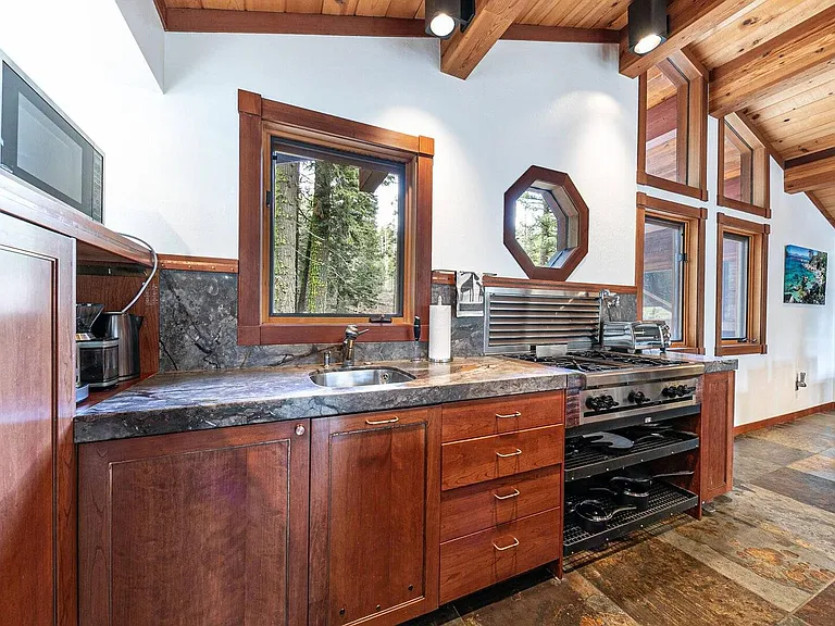 4040 Zermatt Rd — Photo 14
