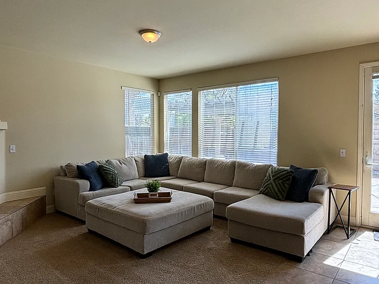 2099 Forest Glen Ct — Photo 5