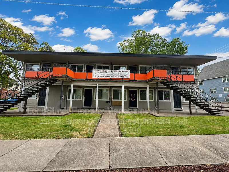 2510 NW Van Buren Ave #8